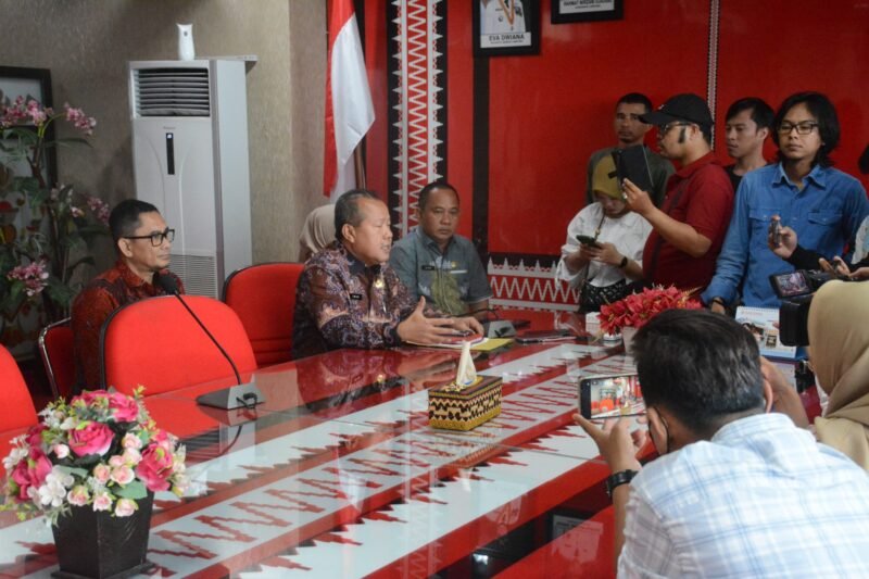 Pemkot Bandar Lampung Cairkan THR, Gaji ke-14, dan Tukin ASN Secara Penuh