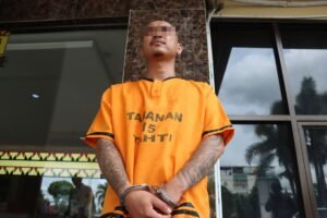Merasa Ditantang Lewat WhatsApp, Pria Serbu Indekos dan Rampas Dua Ponsel