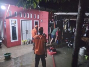 Pemkot Bandar Lampung Bantu Warga Bersihkan Lumpur Sisa Banjir