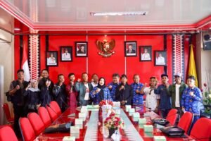 Walikota Bandar Lampung Berangkatkan Tujuh Seniman Mural ke Tanah Suci untuk Umroh