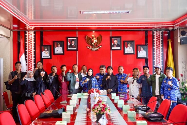 Walikota Bandar Lampung Berangkatkan Tujuh Seniman Mural ke Tanah Suci untuk Umroh