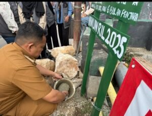 Kelurahan Kelapa Tiga Permai dan Mahasiswa UIN Ajak Warga Peduli Sampah Plastik