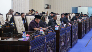 Bupati – Wakil Bupati Pesibar hadiri Paripurna DPRD Penyampaian Nota Keuangan KUA-PPAS APBD Perubahan Tahun Anggaran 2025