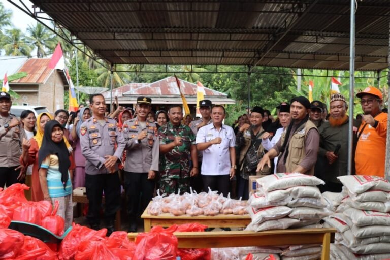 Yayasan Al-Hidayah dan Polres Tanggamus Salurkan Bantuan untuk Korban Banjir