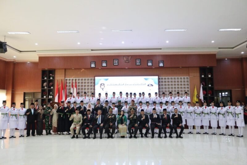 Wali Kota Bandar Lampung Hj. Eva Dwiana Lantik Duta Pancasila dan Kukuhkan Anggota Paskibraka 2025