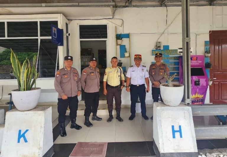 Sat Binmas Polres Lampung Tengah Gelar Patroli Dialogis di Stasiun Haji Pemanggilan