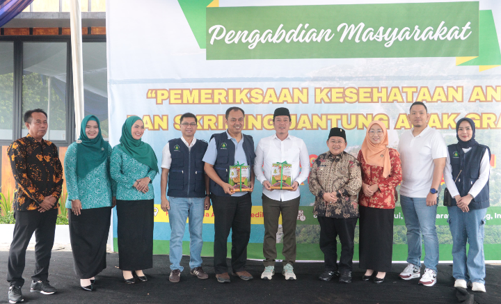 Bupati – Wakil Bupati Pesibar Hadiri Kegiatan Pengabdian Masyarakat Pemeriksaan USG Jantung Anak Secara Gratis