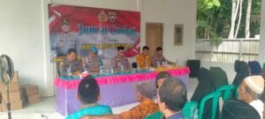 Polres Mesuji Gelar Jumat Curhat dan Bagi Sembako di Desa Gedung Sri Mulyo
