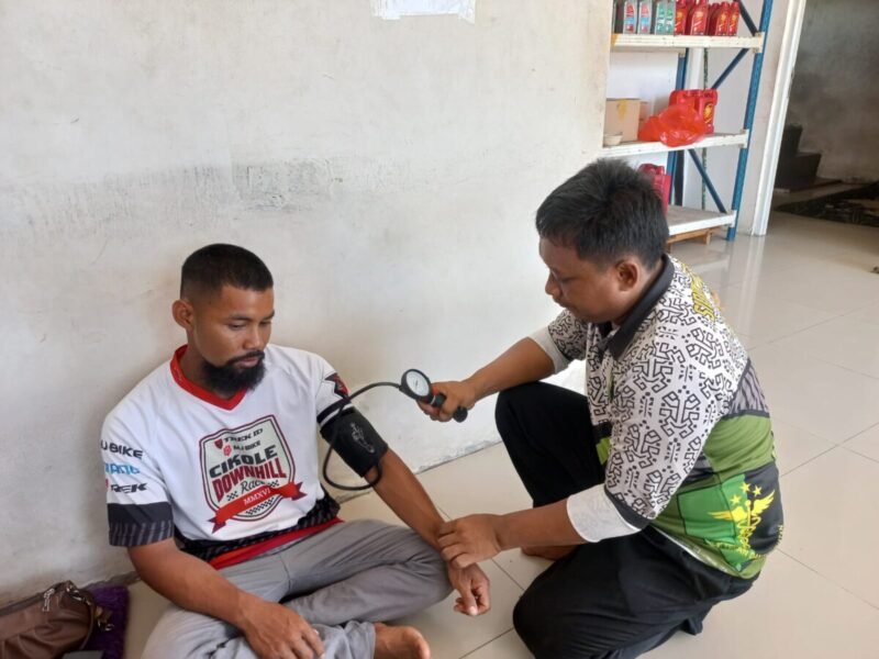 Aksi Cepat Tanggap Sie Dokkes Polres Tuba Selamatkan Korban Laka Lantas di Cakat Raya: Polri Semakin Dicintai Masyarakat