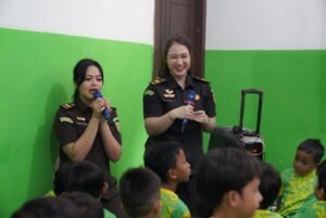 Tim Penerangan Hukum Kejati Lampung Kunjungi TK : Tanamkan Nilai Keadilan dan Profesi Jaksa Sejak Usia Dini