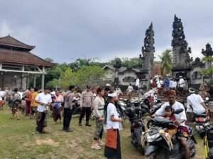 Personel Polres Mesuji Amankan Perayaan Hari Raya Galungan di Kabupaten Mesuji