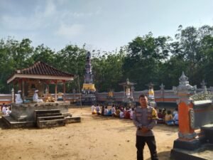 43 Personil Polres Mesuji Amankan Ibadah Hari Raya Kuningan Umat Hindu