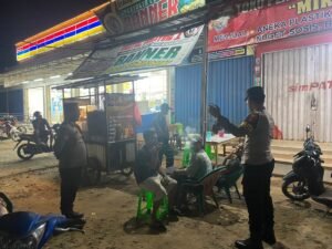 Personil Pamapta I Polres Mesuji Melaksanakan Patroli Malam Demi Mencegah Terjadinya Tindak Pidana C3