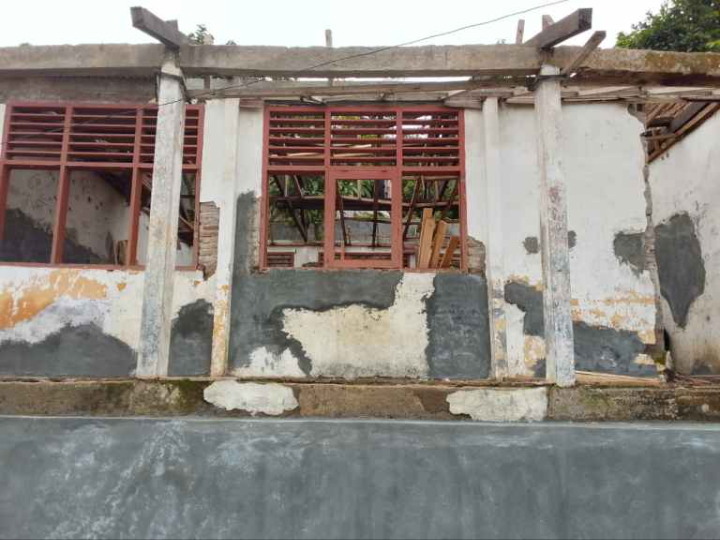 Diduga tidak adanya Keterbukaan Publik, Proyek Rehabilitasi SDN 76 Way Krui tuai Kritikan