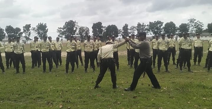 Satpam PT. SIP Mendapatkan Pembinaan Dan pelatihan Beladiri Dari Jajaran Sat Binmas Polres Mesuji