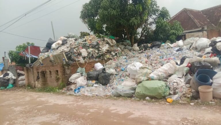 Usaha Penampungan Rongsok di Permukiman Sabah Balau Dikeluhkan Warga, Izin Dipertanyakan