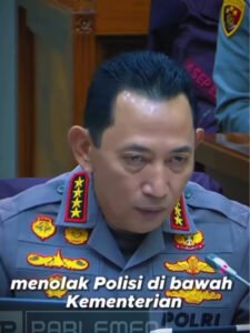 Kapolri Tegas Tolak Wacana Polri di Bawah Kementerian saat Rapat dengan DPR
