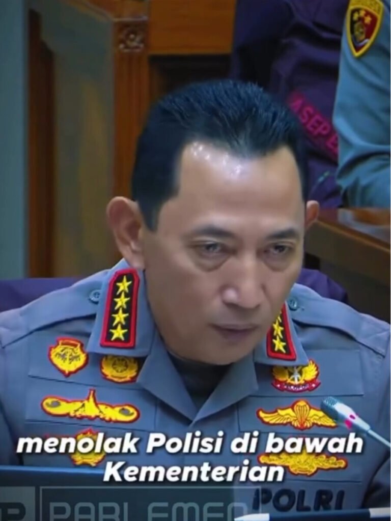Kapolri Tegas Tolak Wacana Polri di Bawah Kementerian saat Rapat dengan DPR