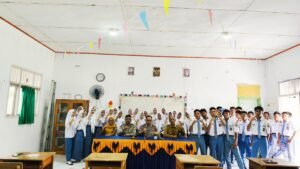 Kasat Binmas Polres Mesuji Dalam Rangka Mencegah Kenakalan Remaja Serta Menciptakan Situasi Kondusif Dilingkungan Sekolah