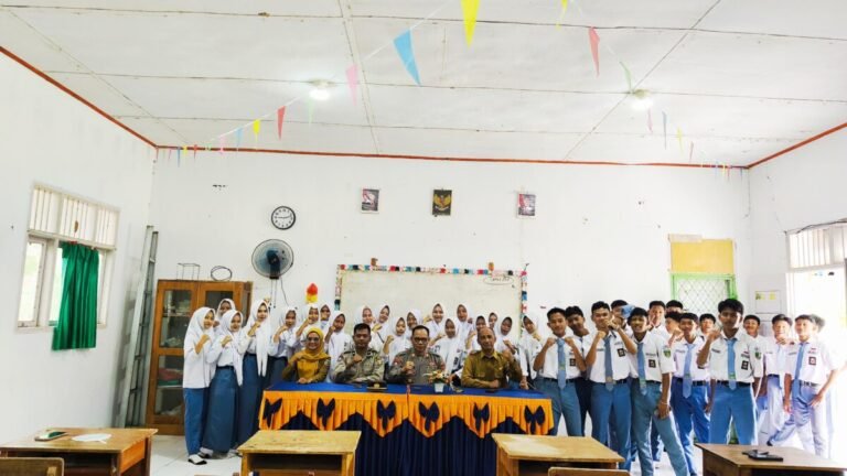 Kasat Binmas Polres Mesuji Dalam Rangka Mencegah Kenakalan Remaja Serta Menciptakan Situasi Kondusif Dilingkungan Sekolah