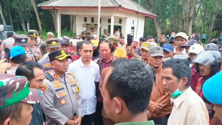 Sebanyak 300 Personil Gabungan TNI, Polri Sat Pol PP Dan Pihak Kehutanan Dikerahkan Dalam Rangka Pengamanan Aksi Massa Di PT. Silva Inhutani