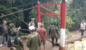 Sat Lantas Polres Tanggamus Identifikasi Kecelakaan Angdes Terjun ke Sungai