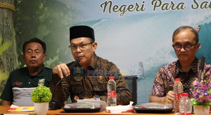 Sekda Pesisir Barat Tedi Zatmiko Ikuti Rapat Kordinasi Virtual dengan Kantor Staf Kepresidenan RI