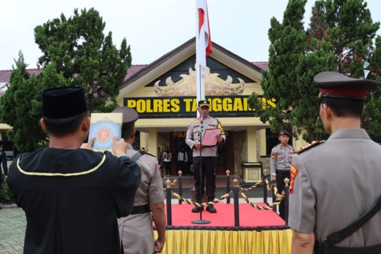 Kapolres Tanggamus Pimpin Sertijab Kapolsek Pulau Panggung dan Kenaikan Pangkat Pengabdian Personel