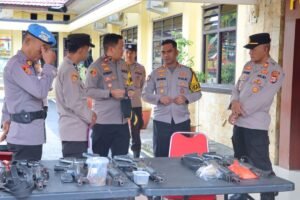 Kapolres Tanggamus Cek Senpi Dinas dan Administrasi Logistik, Pastikan Penyimpanan Sesuai SOP