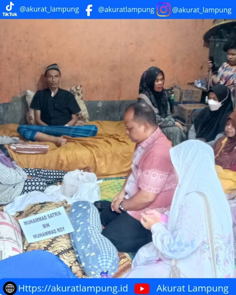 Ketua Komisi III DPRD Bandar Lampung Kunjungi Rumah Duka Korban Anak Hanyut Saat Banjir