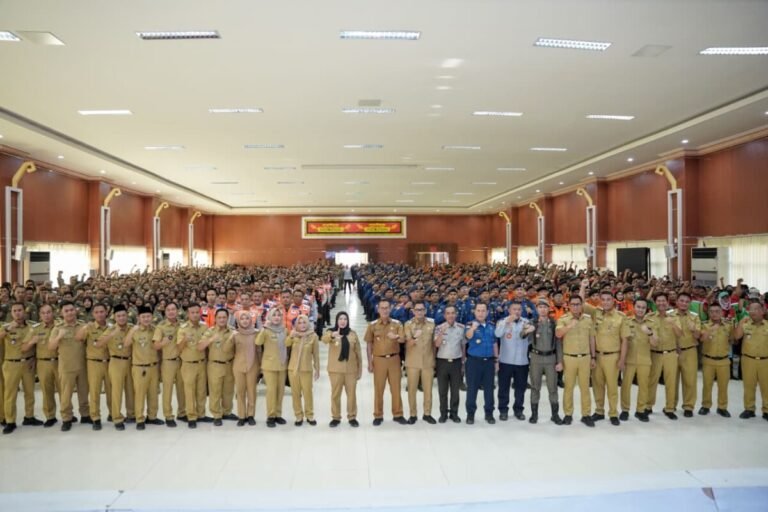 Jelang Lebaran, Eva Dwiana Bagikan THR PPPK Paruh Waktu