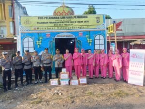 Kapolres Mesuji Dan Ketua Bhayangkari Cabang Mesuji Tinjau Pos Yan & Pos PAM, Berikan Bingkisan kepada Petugas