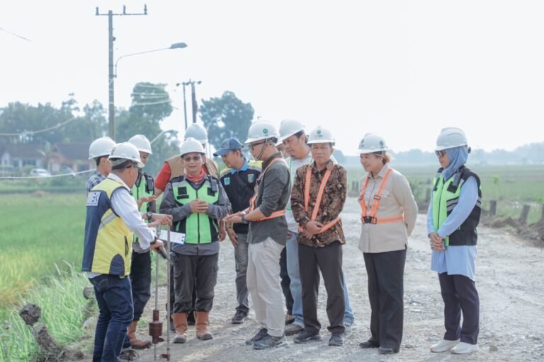 Pemprov Lampung Kucurkan Rp38,3 Miliar untuk Perbaikan ruas jalan Padang Ratu–Pekurun Udik