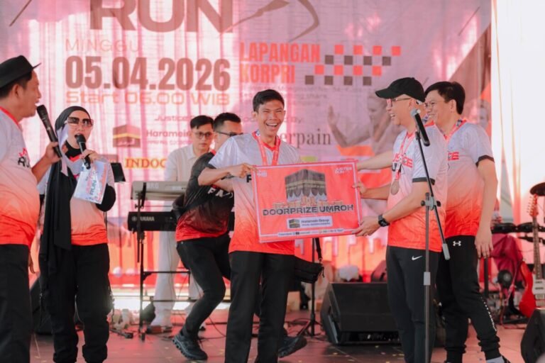 Rahmat Mirzani Djausal Bersama Masyarakat Berolahraga dalam Acara Justice Run yang Digelar di Halaman Kantor Gubernur Lampung