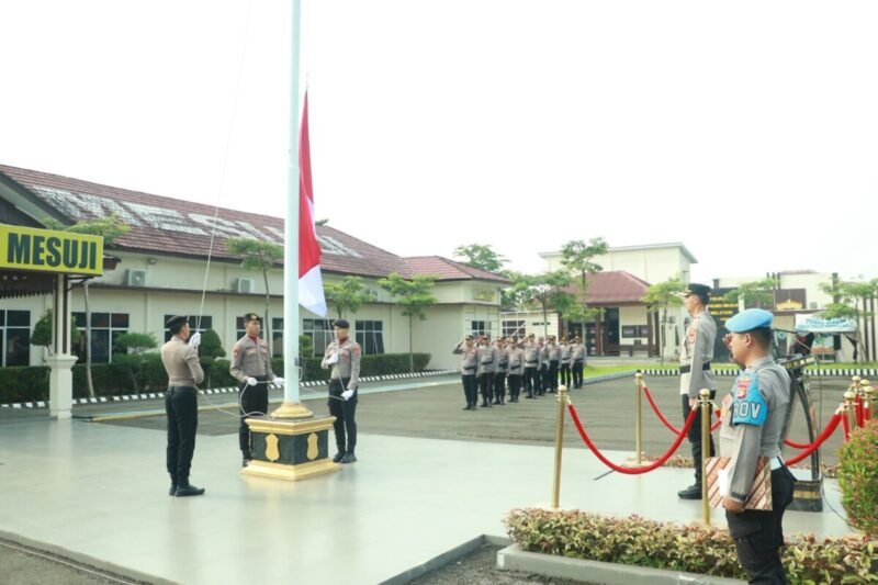 Polres Mesuji Melaksanakan Upacara Hari Kesadaran Nasional Dilanjutkan pemberian Reward & punishment (PTDH)