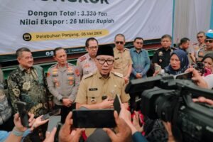 Gubernur Rahmat Mirzani Djausal Lepas Ekspor Perdana 3.300 ton Tepung Tapioka ke Tiongkok dengan Nilai Mencapai Rp26 Miliar