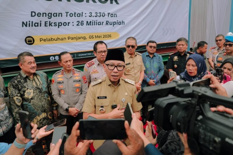 Gubernur Rahmat Mirzani Djausal Lepas Ekspor Perdana 3.300 ton Tepung Tapioka ke Tiongkok dengan Nilai Mencapai Rp26 Miliar