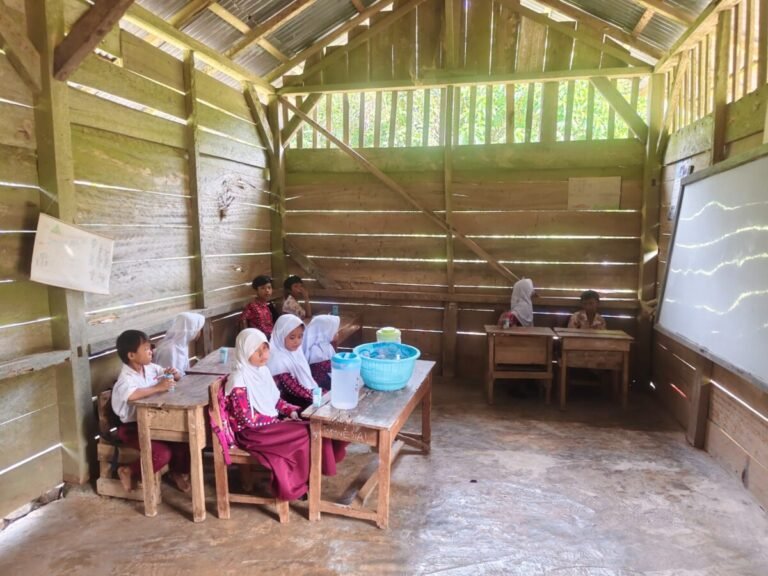 Kodim 0424 Tanggamus Respon Cepat Kondisi SD Memprihatinkan, Satgas TMMD Siap Bangun Ruang Kelas Baru di Batu Nyangka Tanggamus
