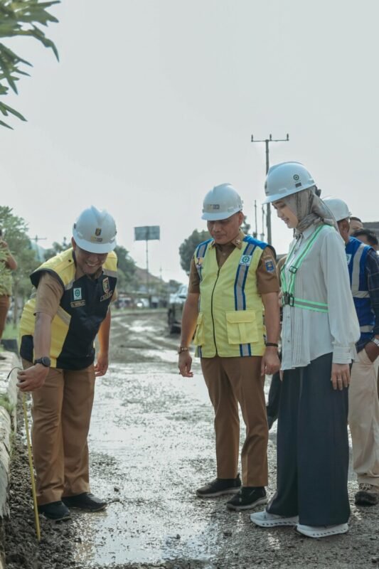 Wagub Jihan Nurlela Lakukan Groundbreaking Perbaikan Jalan Provinsi Ruas Pattimura Kota Metro