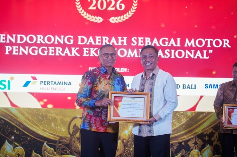 Gubernur Mirza Raih Penghargaan Pemimpin Daerah Inspiratif Sektor Pertanian