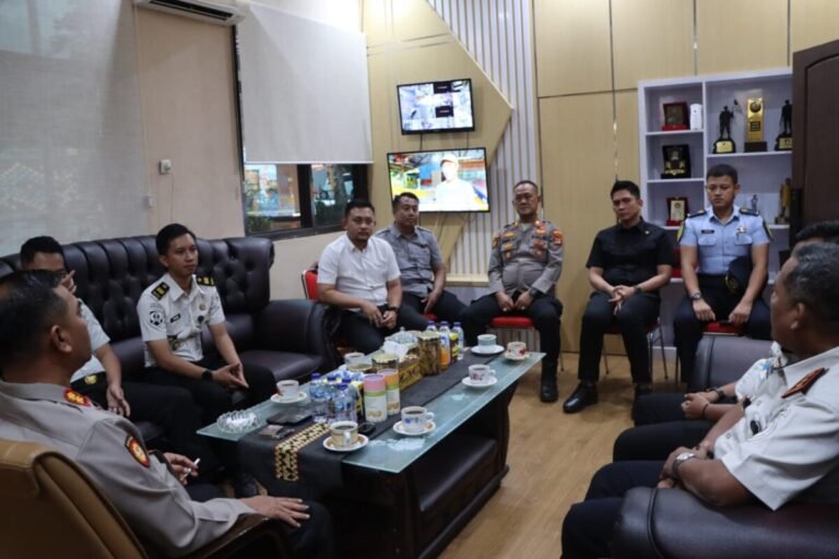 Kapolres Tanggamus Terima Kunjungan Kalapas Kelas IIB Kota Agung, Perkuat Sinergi Jaga Keamanan Lapas