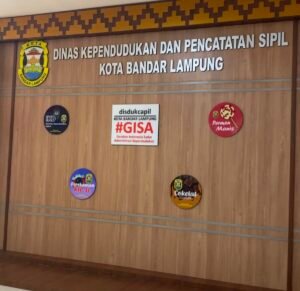 ‎Warga Apresiasi Pelayanan Disdukcapil Kota Bandar Lampung Cepat dan Humanis