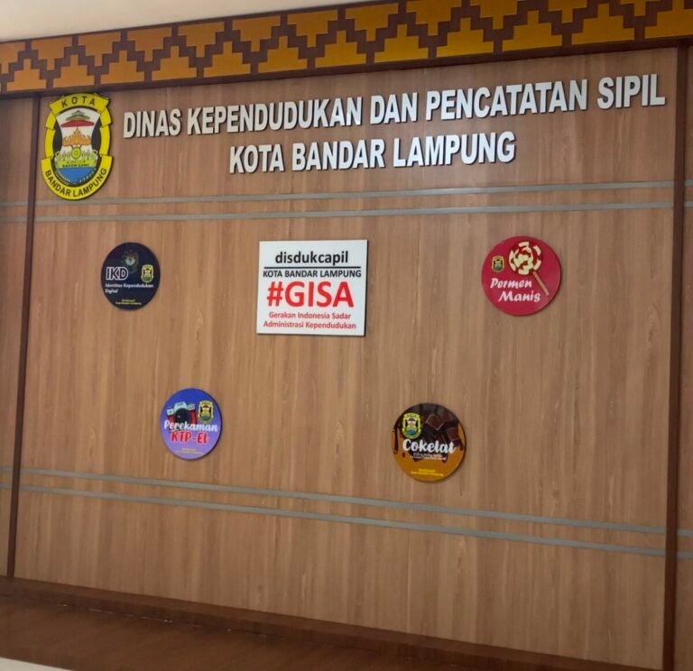 ‎Warga Apresiasi Pelayanan Disdukcapil Kota Bandar Lampung Cepat dan Humanis