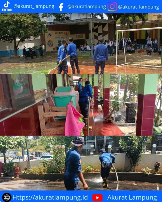Pascaerupsi GAK, Damkarmat Bandar Lampung Masih Sisir Jalan hingga Sekolah