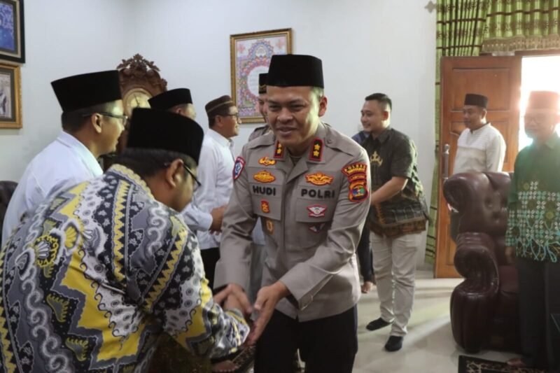 Kapolres Tanggamus Kunjungi Tokoh Agama, Perkuat Sinergi dengan N