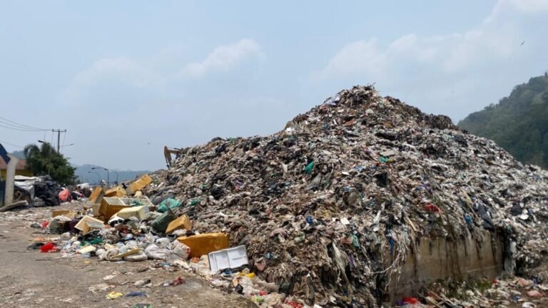 Dinas PU Optimalisasi Kolam Lindi TPA Bakung Melalui Penataan Berkelanjutan ‎